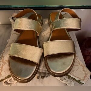 Lucky Brand Flat Sandals in Metallic Gold